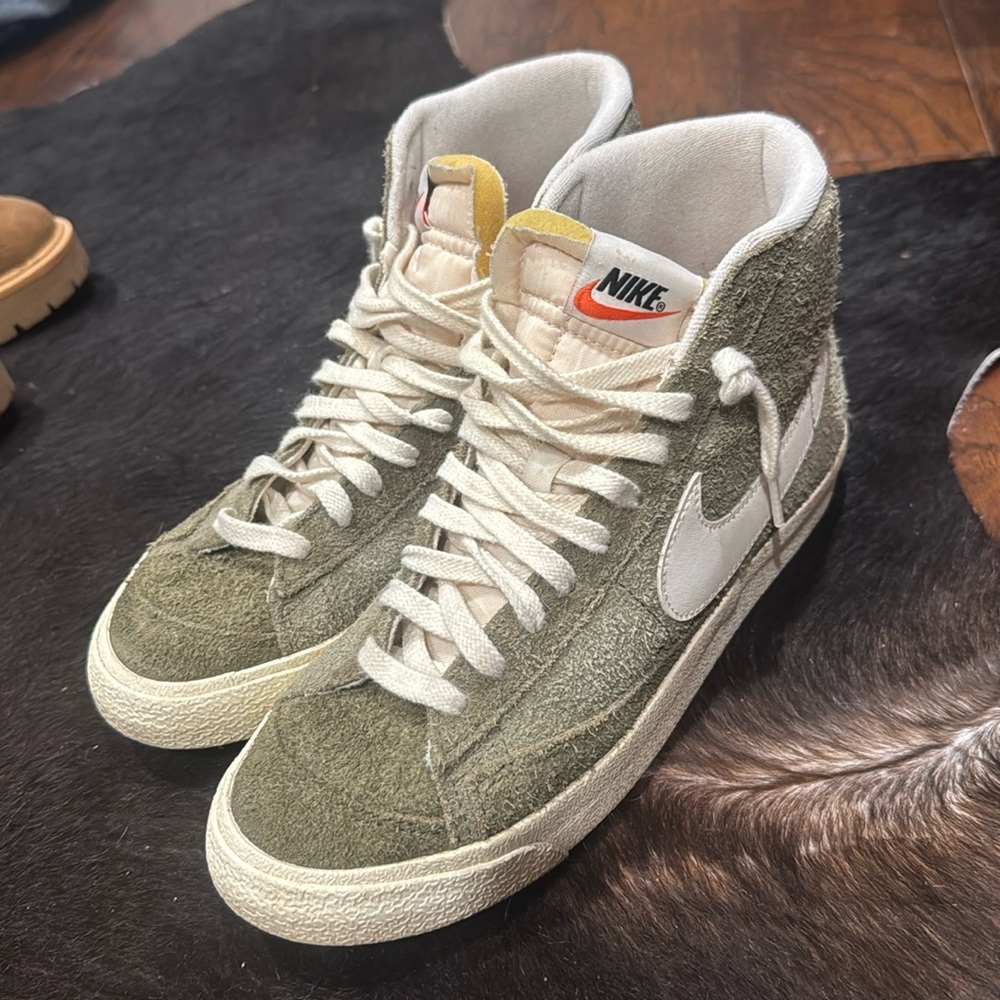 Olive Olive green suede Nike high top blazer